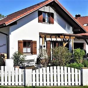 https://landhaus-petra-die-kleine-ferienvilla.com-bavaria.com