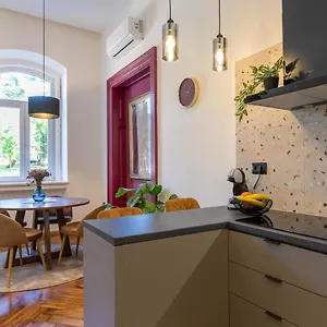  Apartment Polai Park