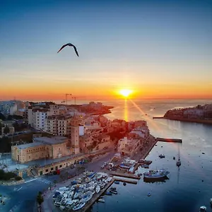 https://marsascala-luxury-penthouse.qawrahotelsmalta.org